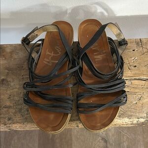 Earth Women's Black Strappy Sandals